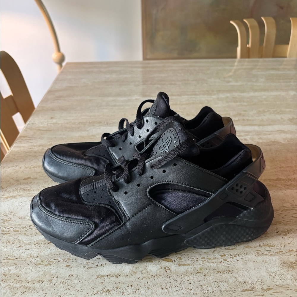 Nike Air Huarache Black Limited Edition Sneakers